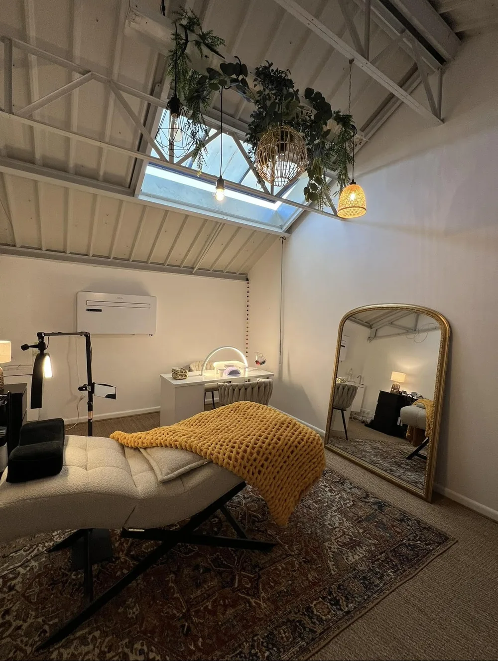 Soin en cabine chez Joliicils